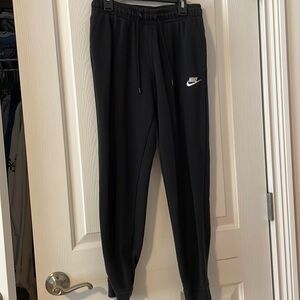 Women’s Nike sweatpants size small
